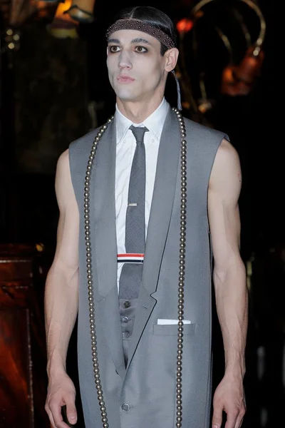 Look 64